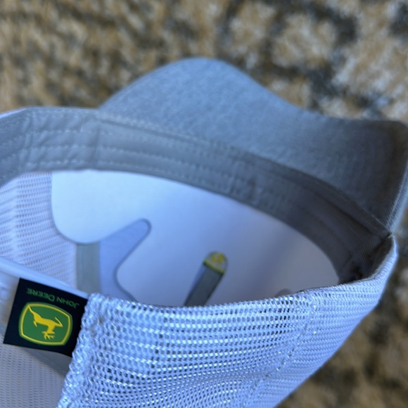 Brand New John Deere Mesh SnapBack Hat - Picture 9 of 9